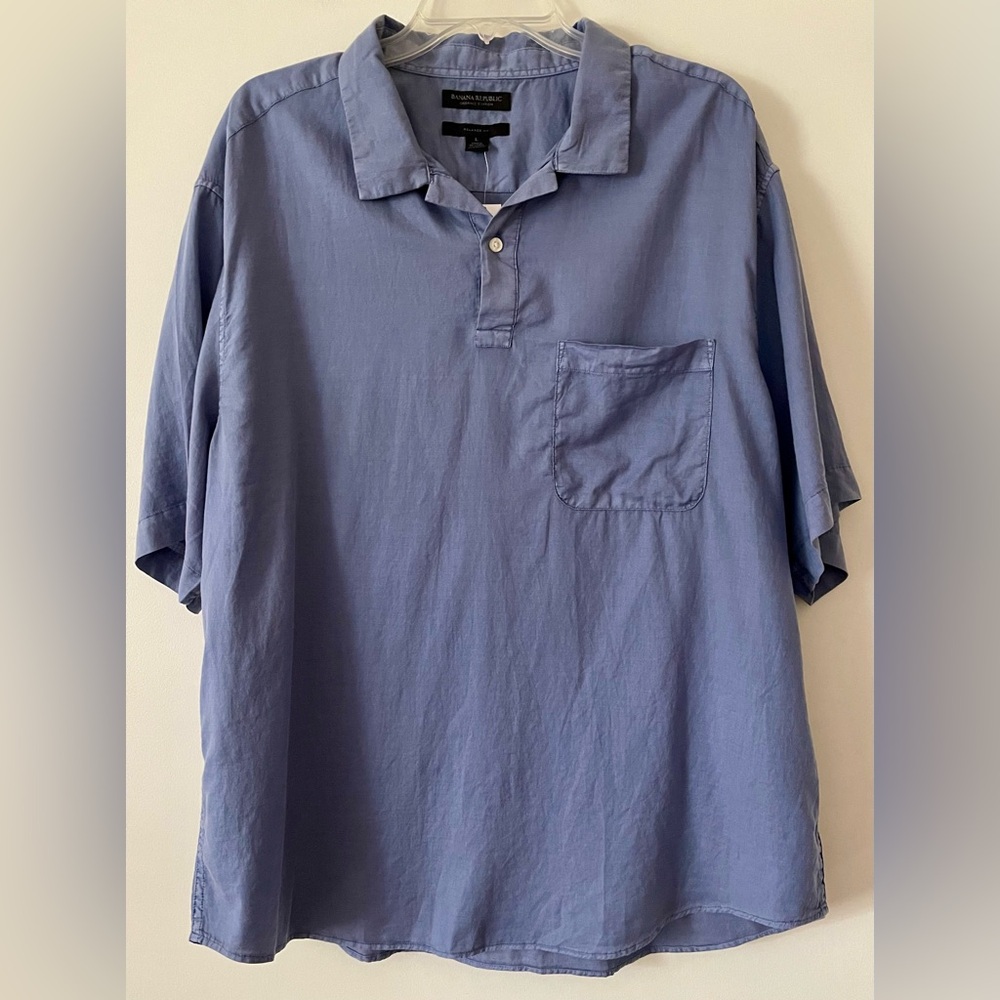Banana Republic Men’s Size L Blue Short Sleeved Collared Loose Fitting Shirt